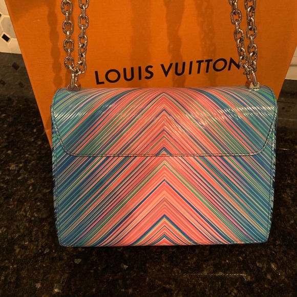 Limited Edition Louis Vuitton Twist MM - Picture 5 of 8
